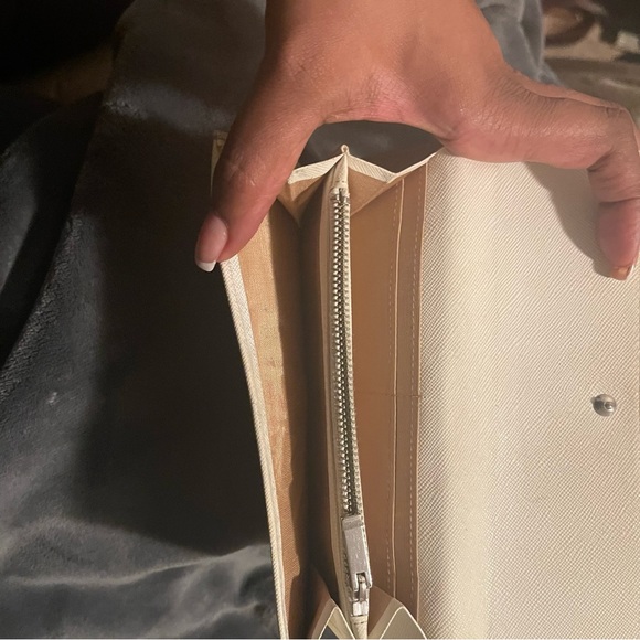 Authentic Burberry Cream Nova Check Wallet - Picture 6 of 7